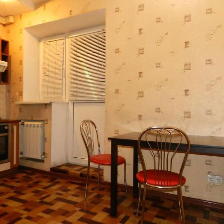 1-Room Apartment 50M2 On Metalurhiv Avenue 17, By Grandhome Zaporizhia Εξωτερικό φωτογραφία